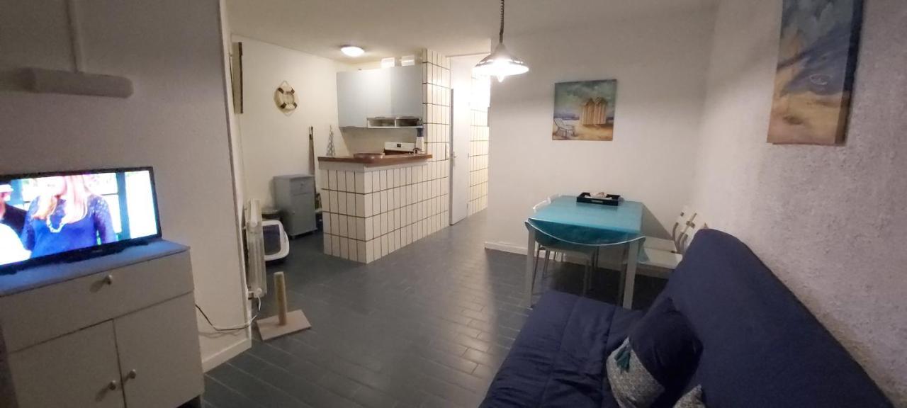 Appartement Super T2 joli balcon centre port du Cap d'Agde Extérieur photo